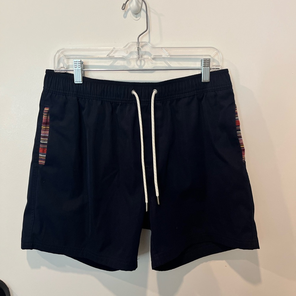 WOWIE Men’s navy blue shorts
